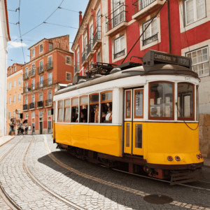walking tour of lisbon