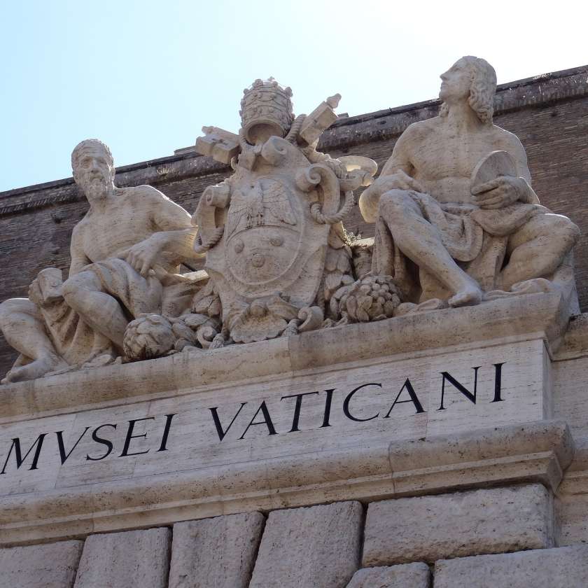 image of the vatican museum sign
