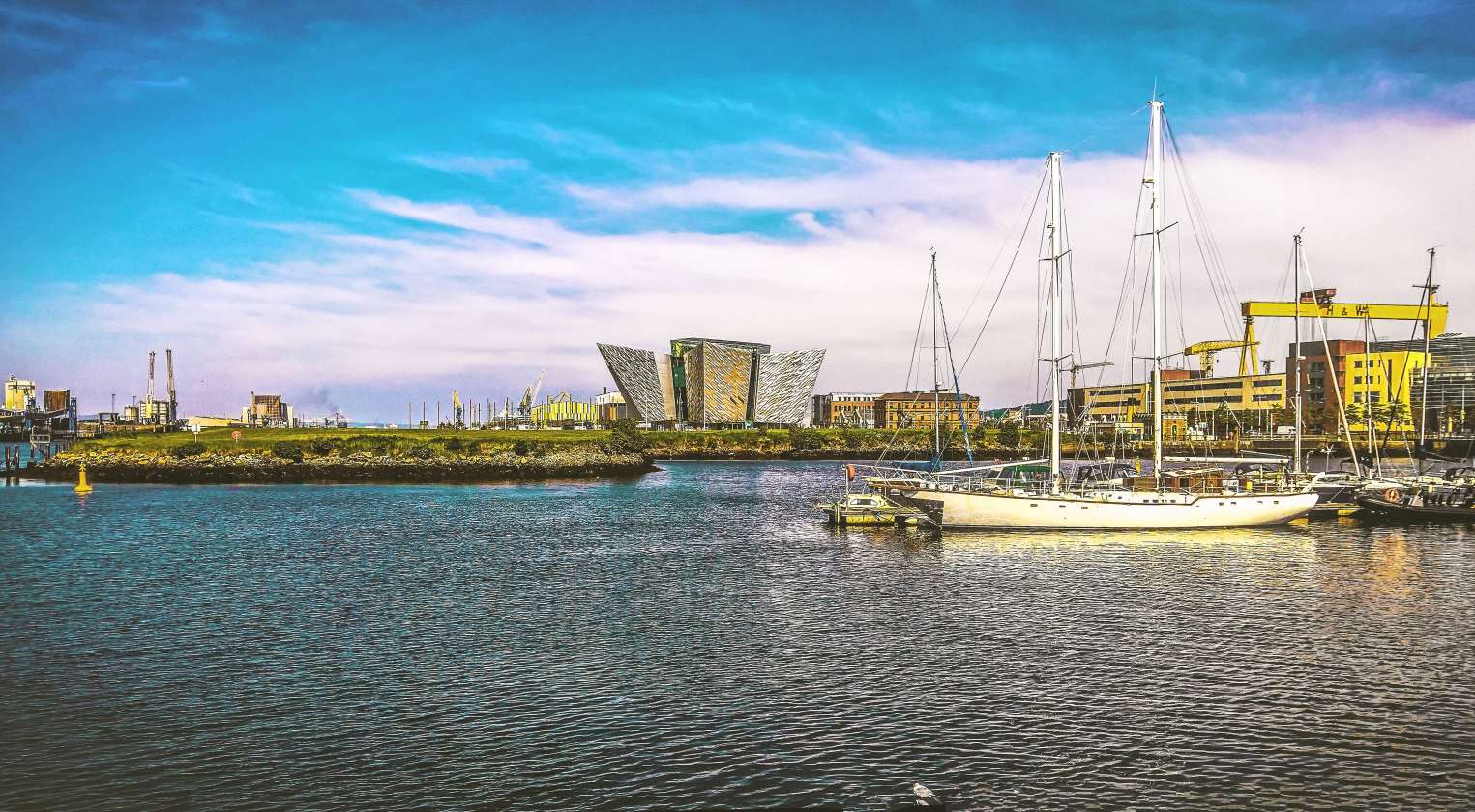 Belfast private tours and Belfast small group tours