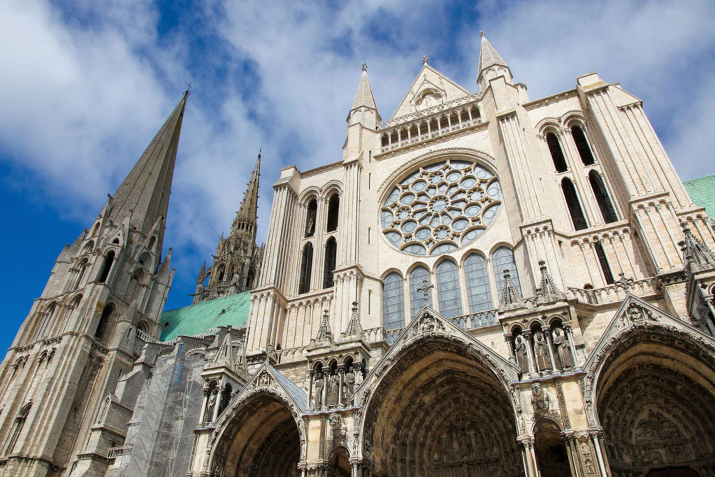 chartres cathedral tours english