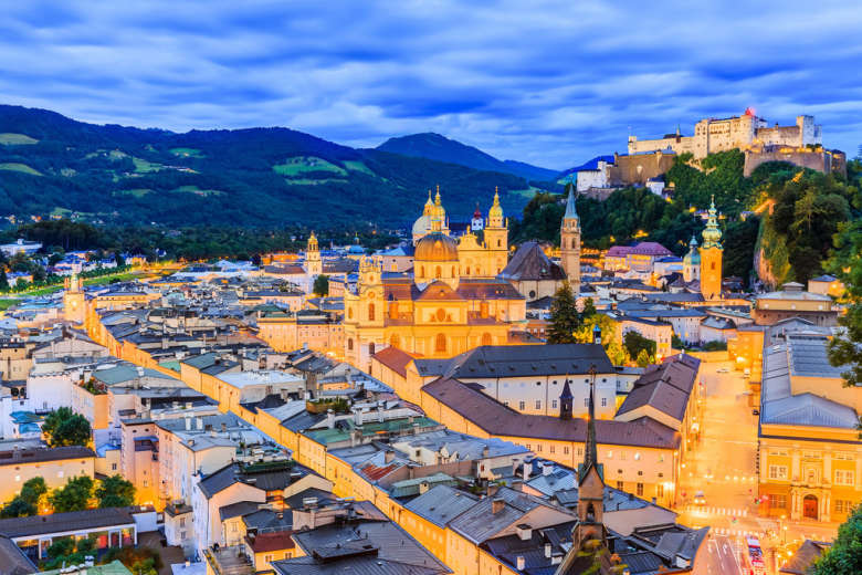 Salzburg Evening Tour with Mirabell Palace and Mozart's Birthplace