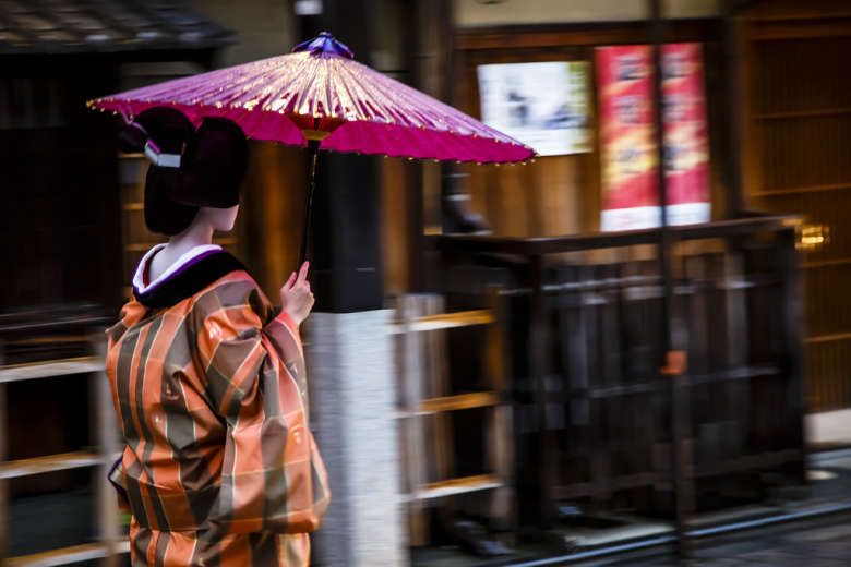 Geisha District Night Tour: Exploring Gion