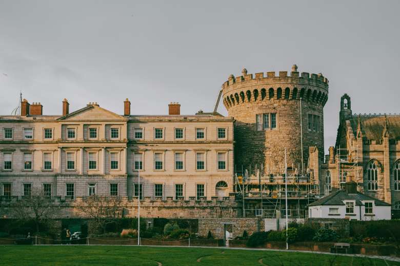 Sites and Insights: An Expert-Led Dublin Welcome Tour