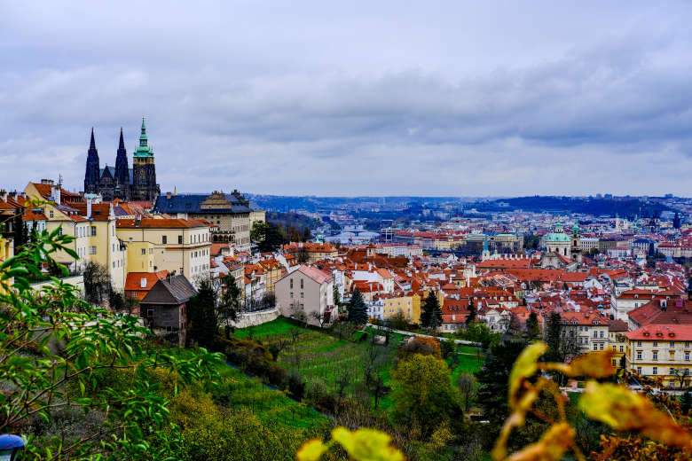 Prague Castle District Tour with Strahov Monastery