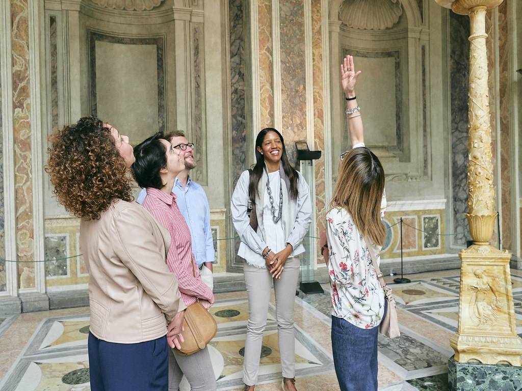 Context Tour in Villa Farnesina, Rome