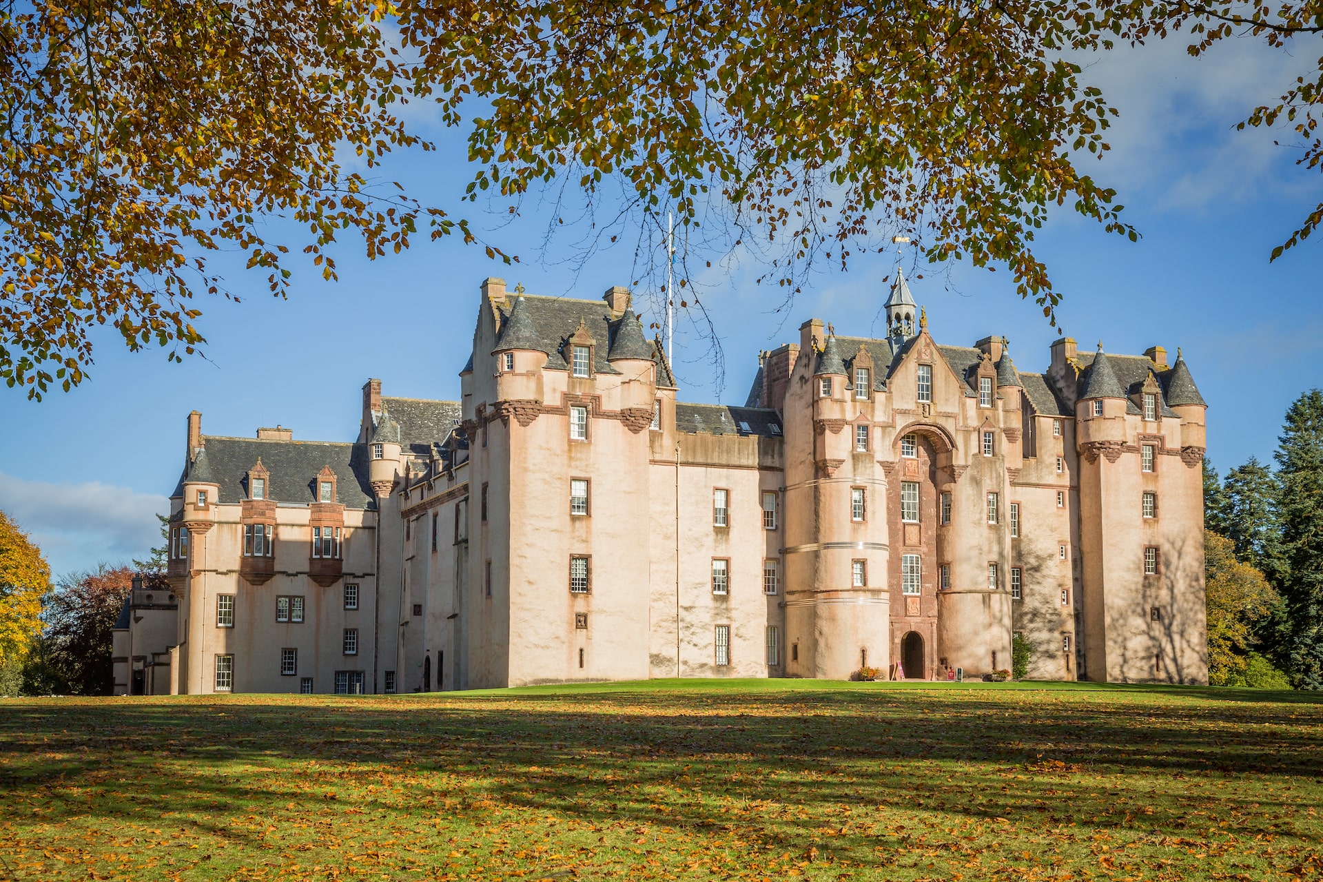 historic scotland castles to visit