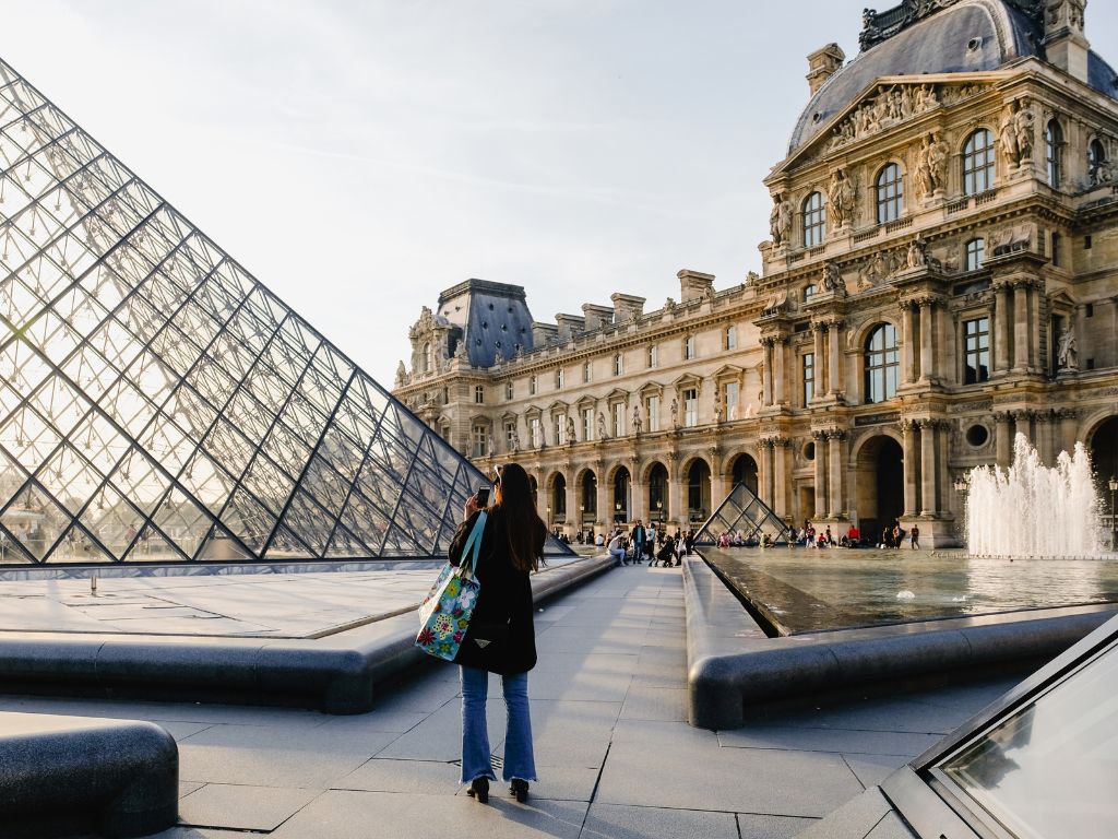 Image of Louvre Museum
