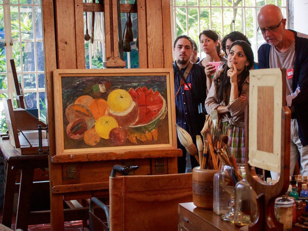 Guests enjoying a tour of the Frida Kahlo Museum