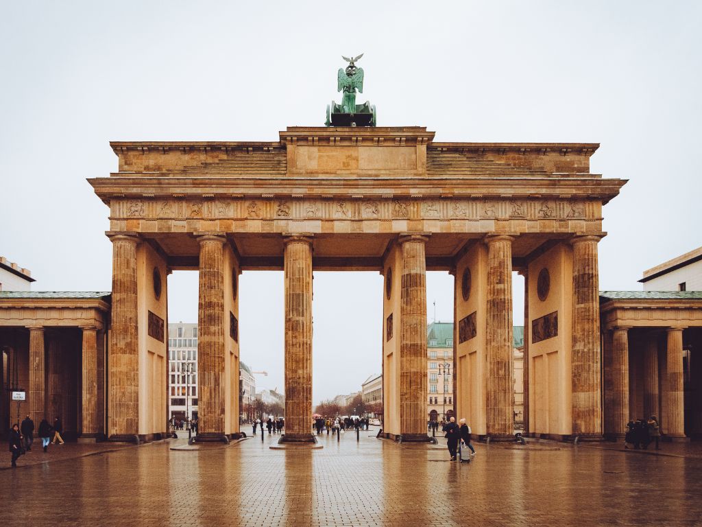 Brandenberg gate in Berlin on a cloudy day