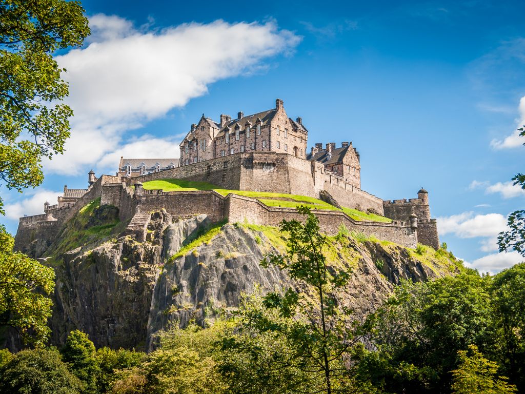 tourist landmarks in edinburgh