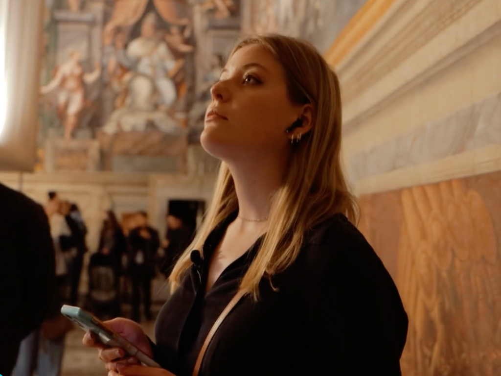 Context traveler using the Vatican Audio Guide 