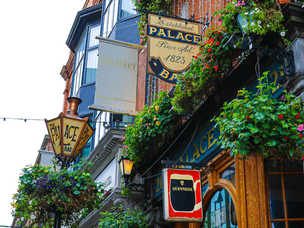 The Palace Bar