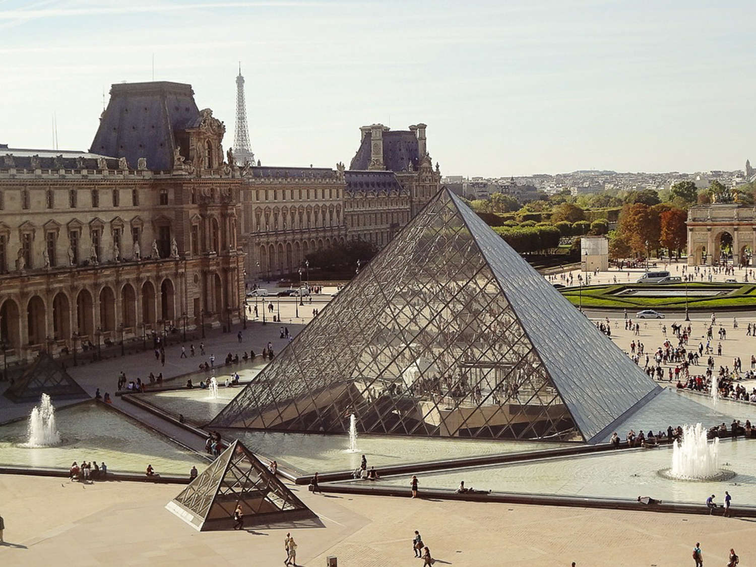 Louvre Museum, Tourism in Paris