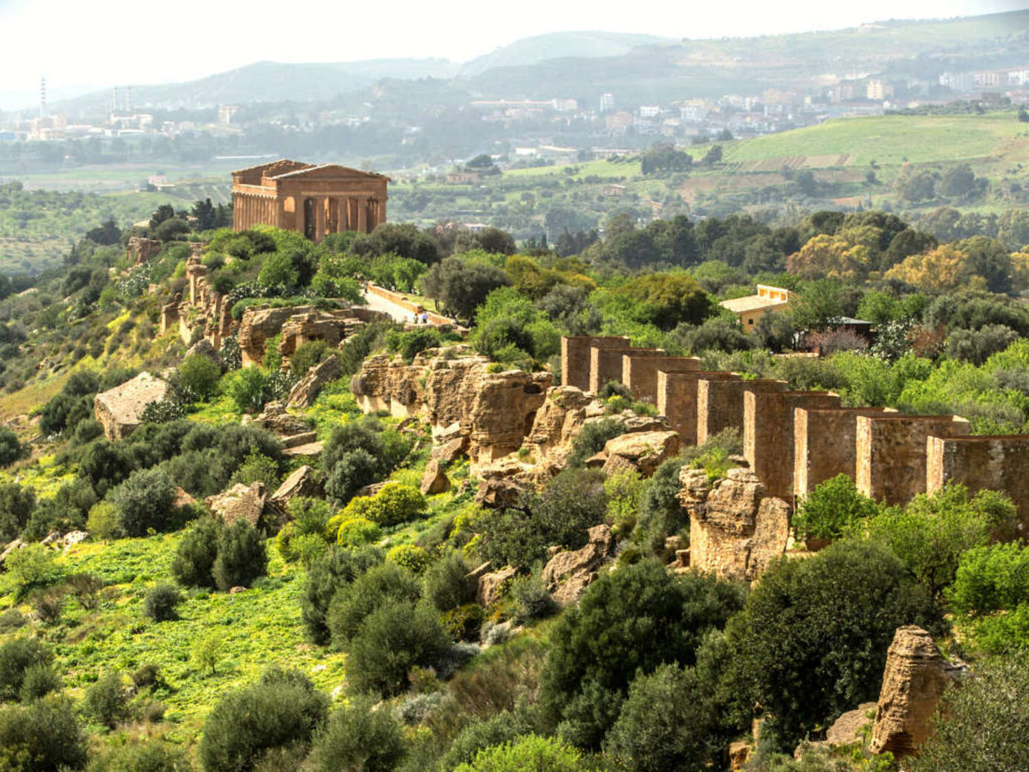 The Time Traveler's Guide to Sicily: History for Visitors