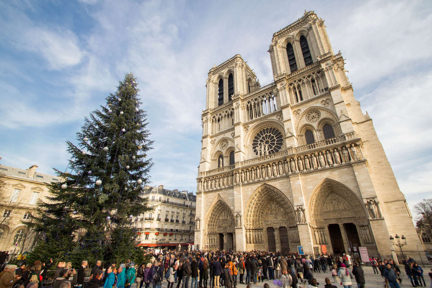 An Insider's Guide to the Best of Paris at Christmas 2023