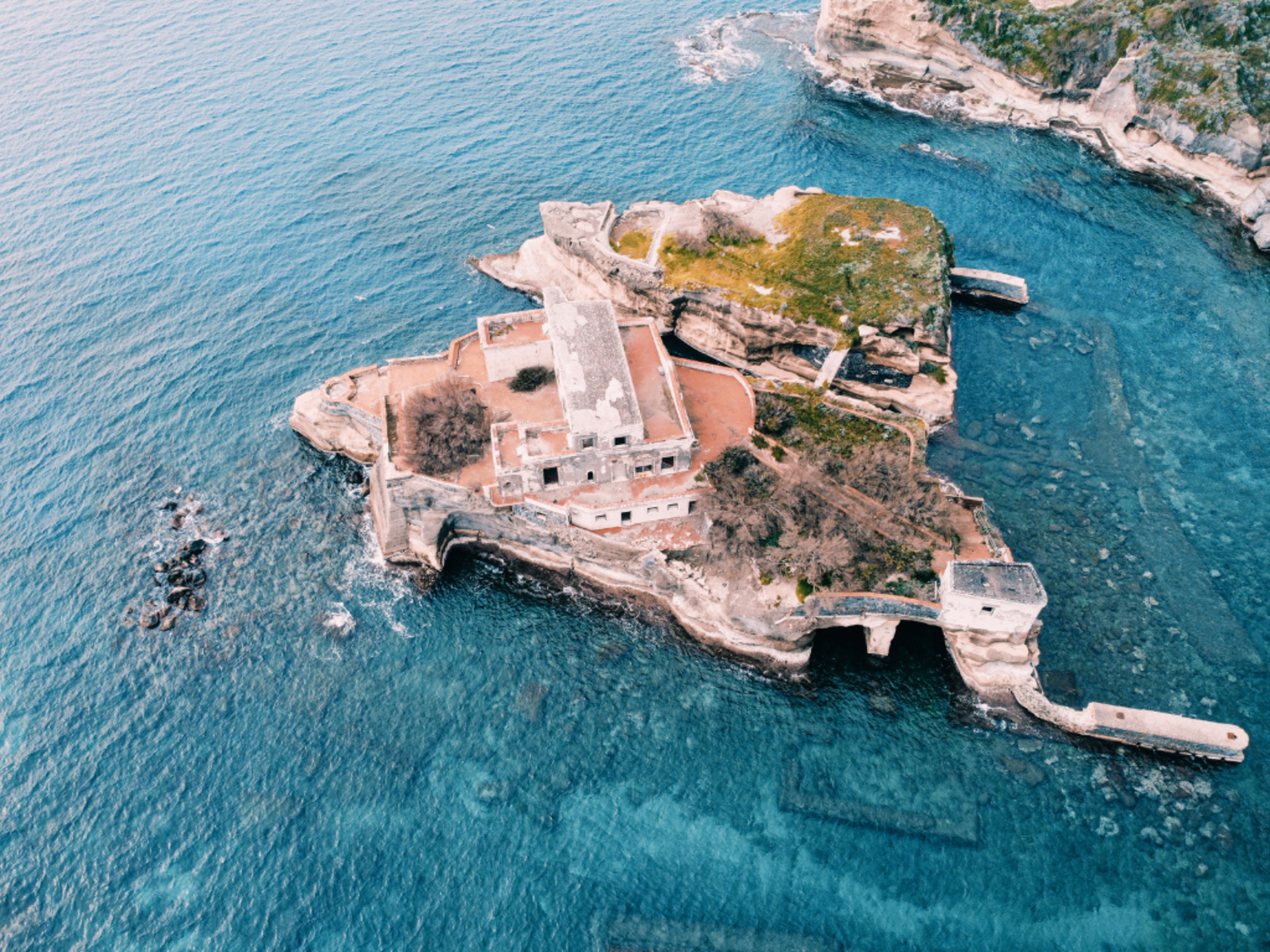  La Gaiola Island off the coast of Naples 